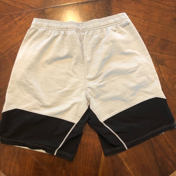 Men’s New Balance Shorts - Size Small but fit like a Medium. - Picture 2 of 3